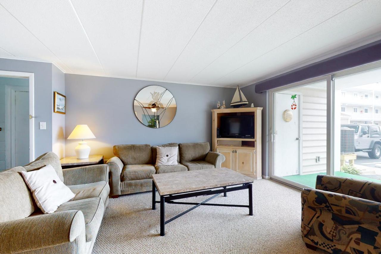 Thunder Island Condos II Ocean City Room photo