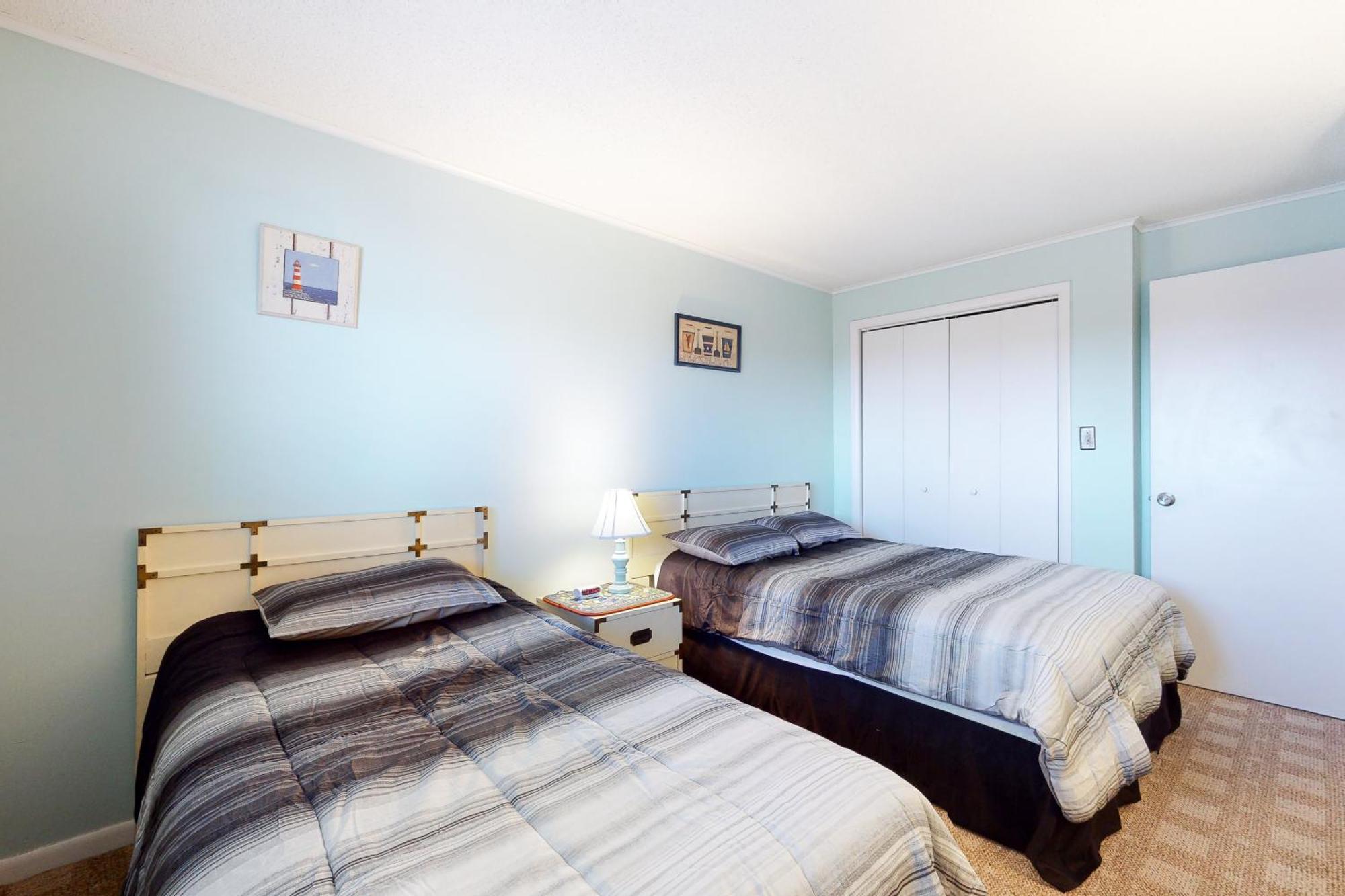 Thunder Island Condos II Ocean City Room photo