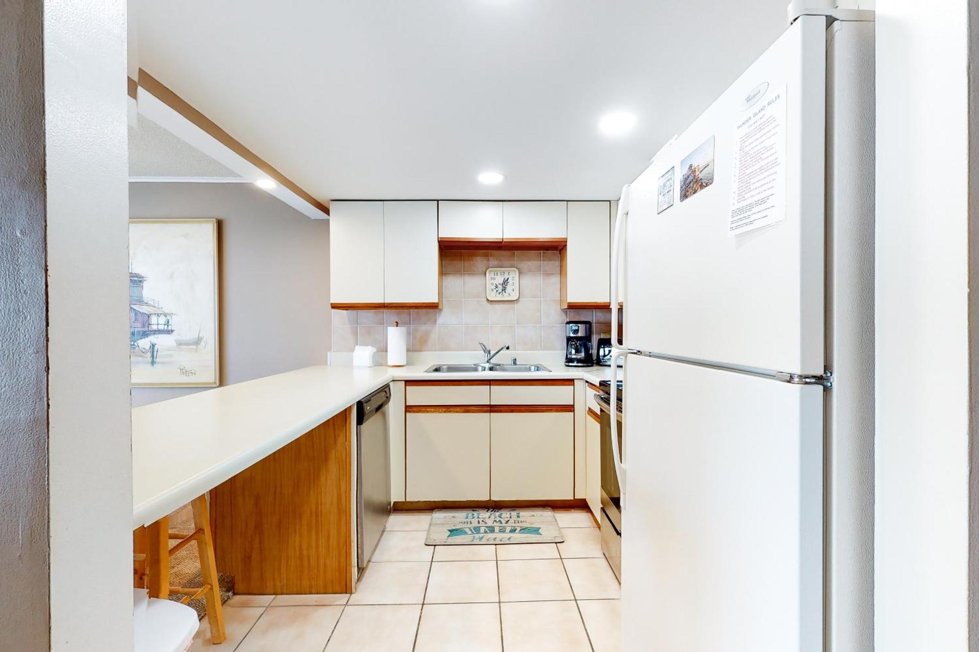 Thunder Island Condos II Ocean City Room photo