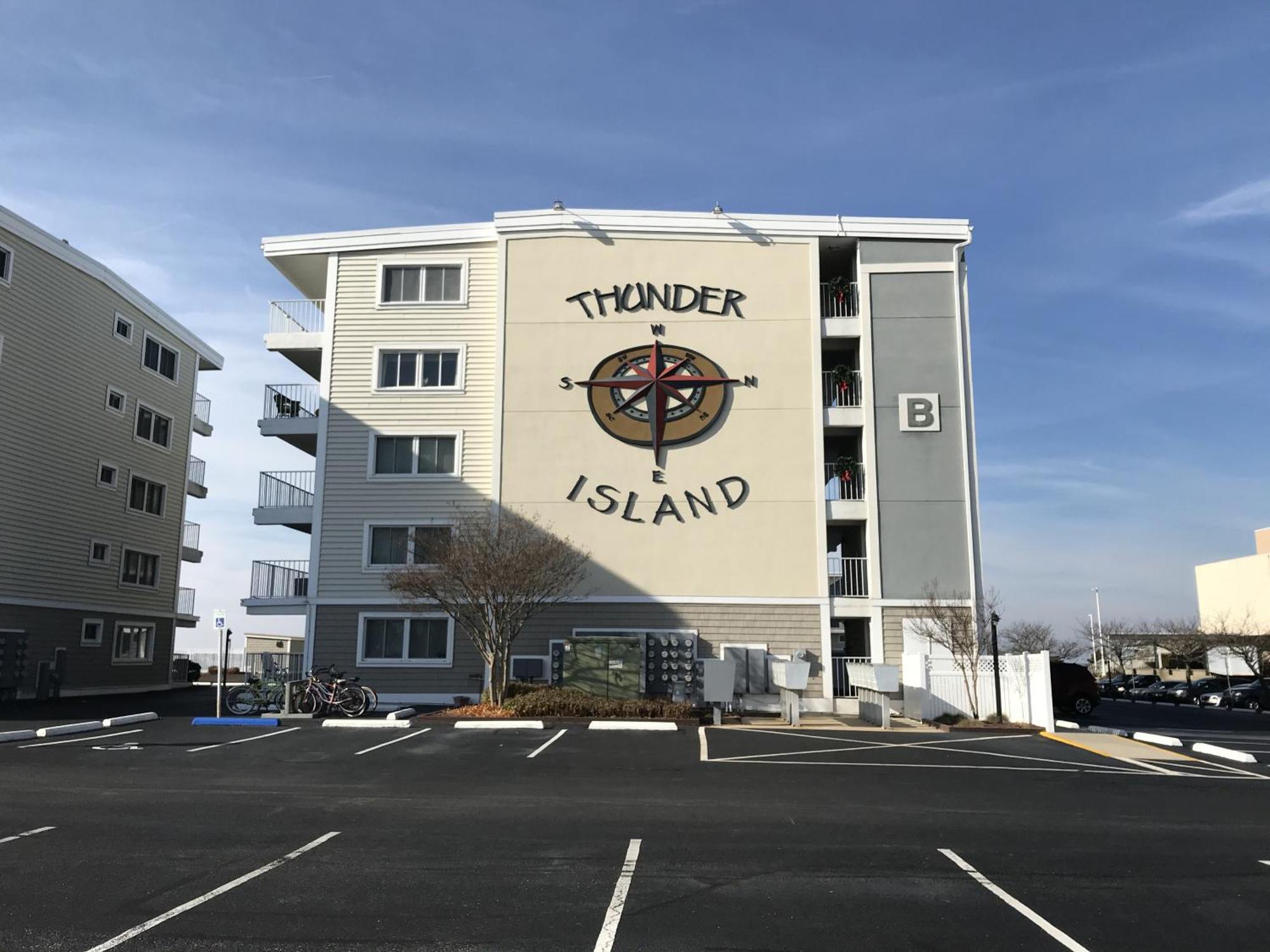 Thunder Island Condos II Ocean City Room photo